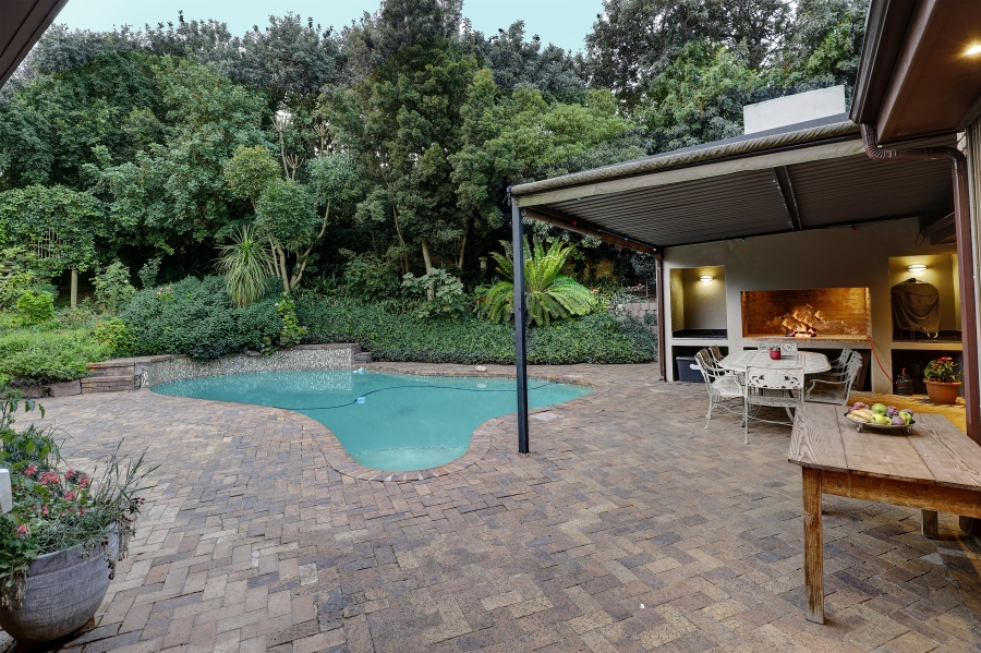 4 Bedroom Property for Sale in Everglen Western Cape